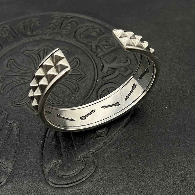 クロムハーツ「Chrome Hearts」クロム・ハーツ ヴィンテージアンティーク ダブルリベット ブレスレット アクセサリー