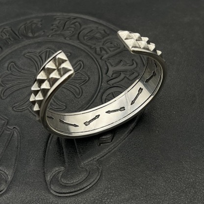 クロムハーツ「Chrome Hearts」クロム・ハーツ ヴィンテージアンティーク ダブルリベット ブレスレット アクセサリー