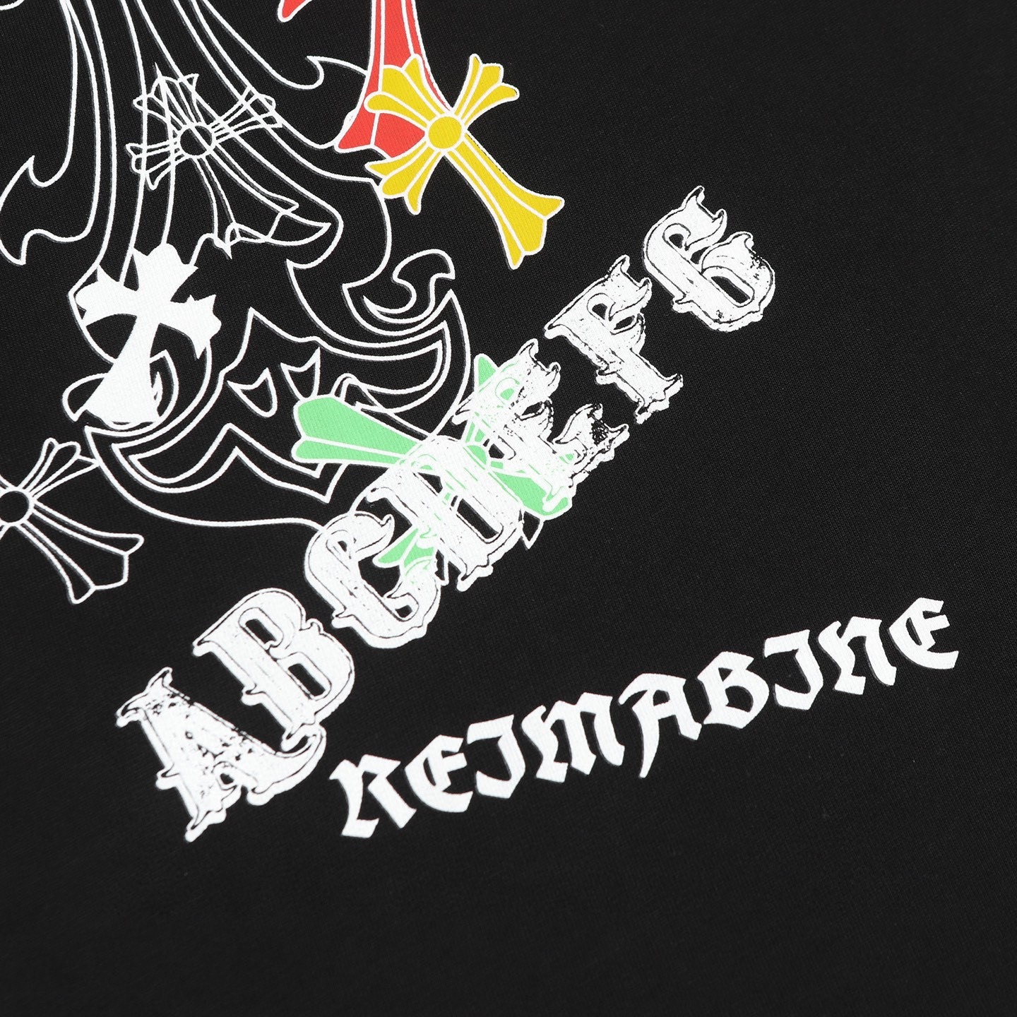 クロムハーツ「Chrome Hearts」サンスクリットプリントTシャツ-ISETAN PRESTIGE CURATED