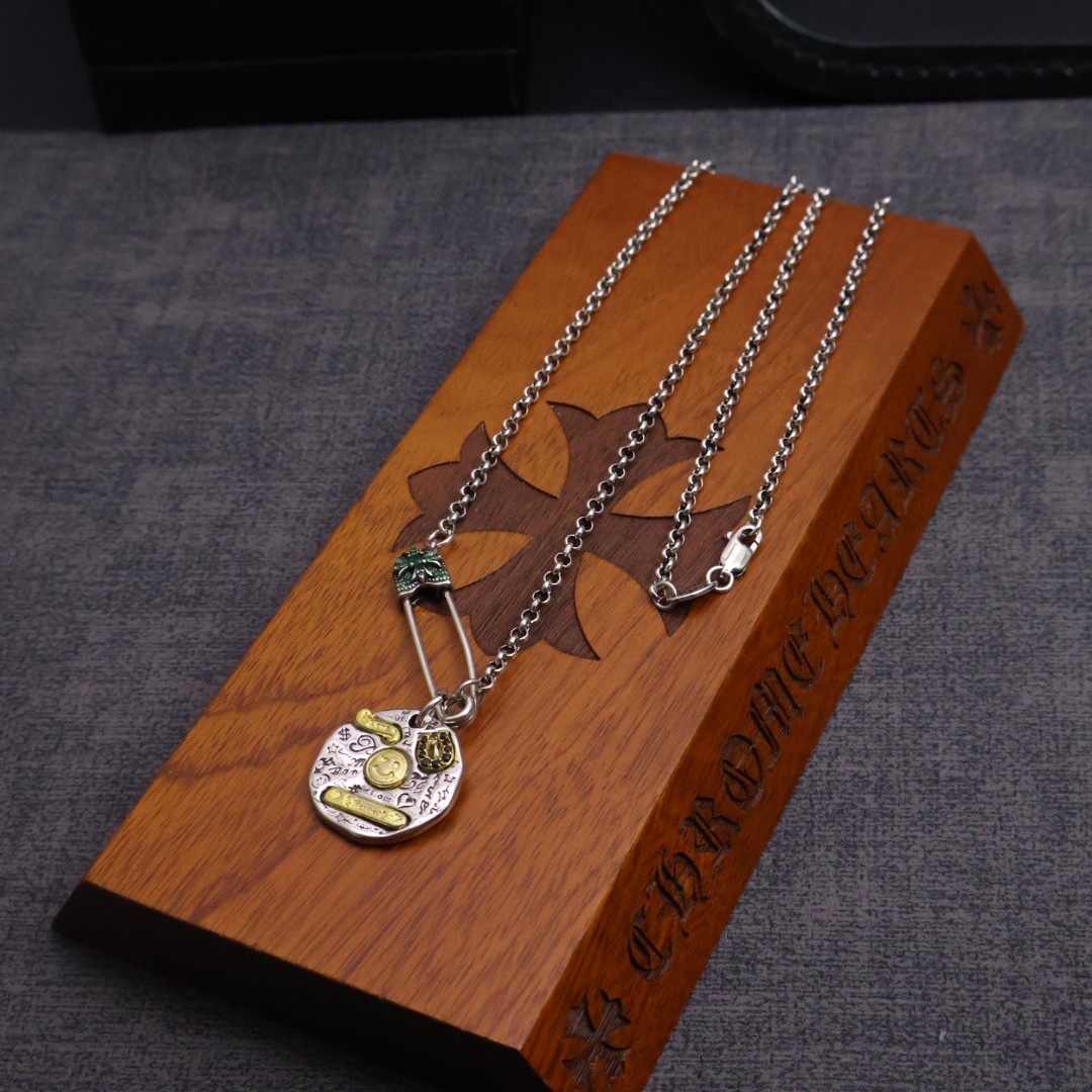 クロムハーツ「Chrome Hearts」ニューコレクションクロスピアス S925 ピアス