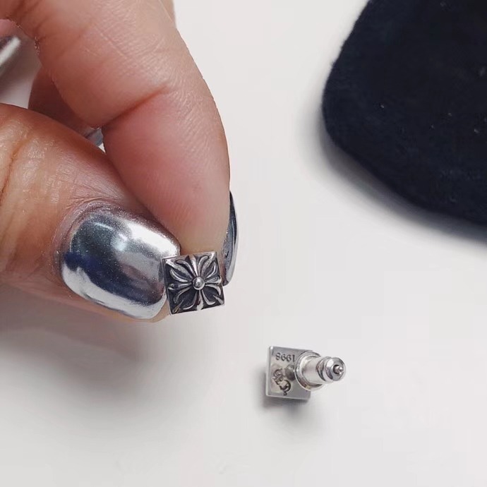 クロムハーツ「Chrome Hearts」クロムハーツ スクエアクロスピアス S925 ユニセックス ピアス