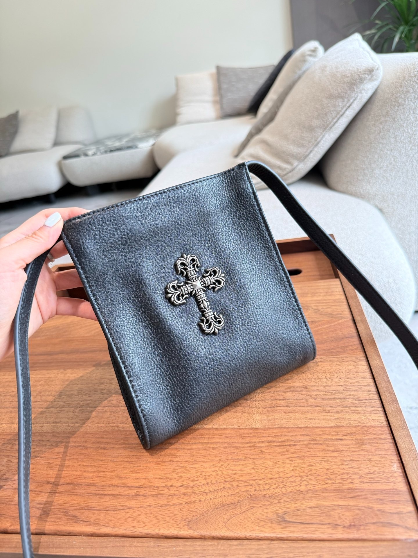 クロムハーツ「Chrome Hearts」ソフトレザー ショルダーバッグ