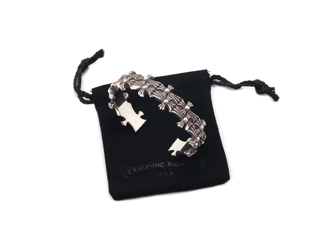 クロムハーツ「Chrome Hearts」クロム・ハーツ マルチクロス ブレスレット アクセサリー
