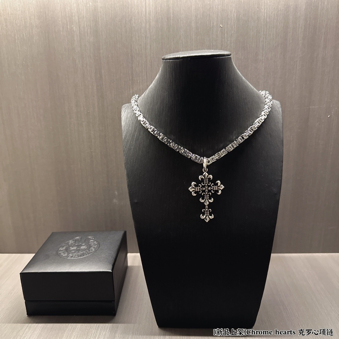 クロムハーツ「Chrome Hearts」ヴィンテージクロスフラワーネックレス