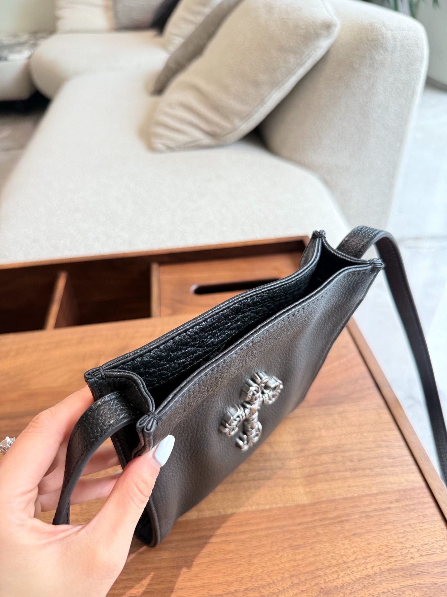 クロムハーツ「Chrome Hearts」ソフトレザー ショルダーバッグ