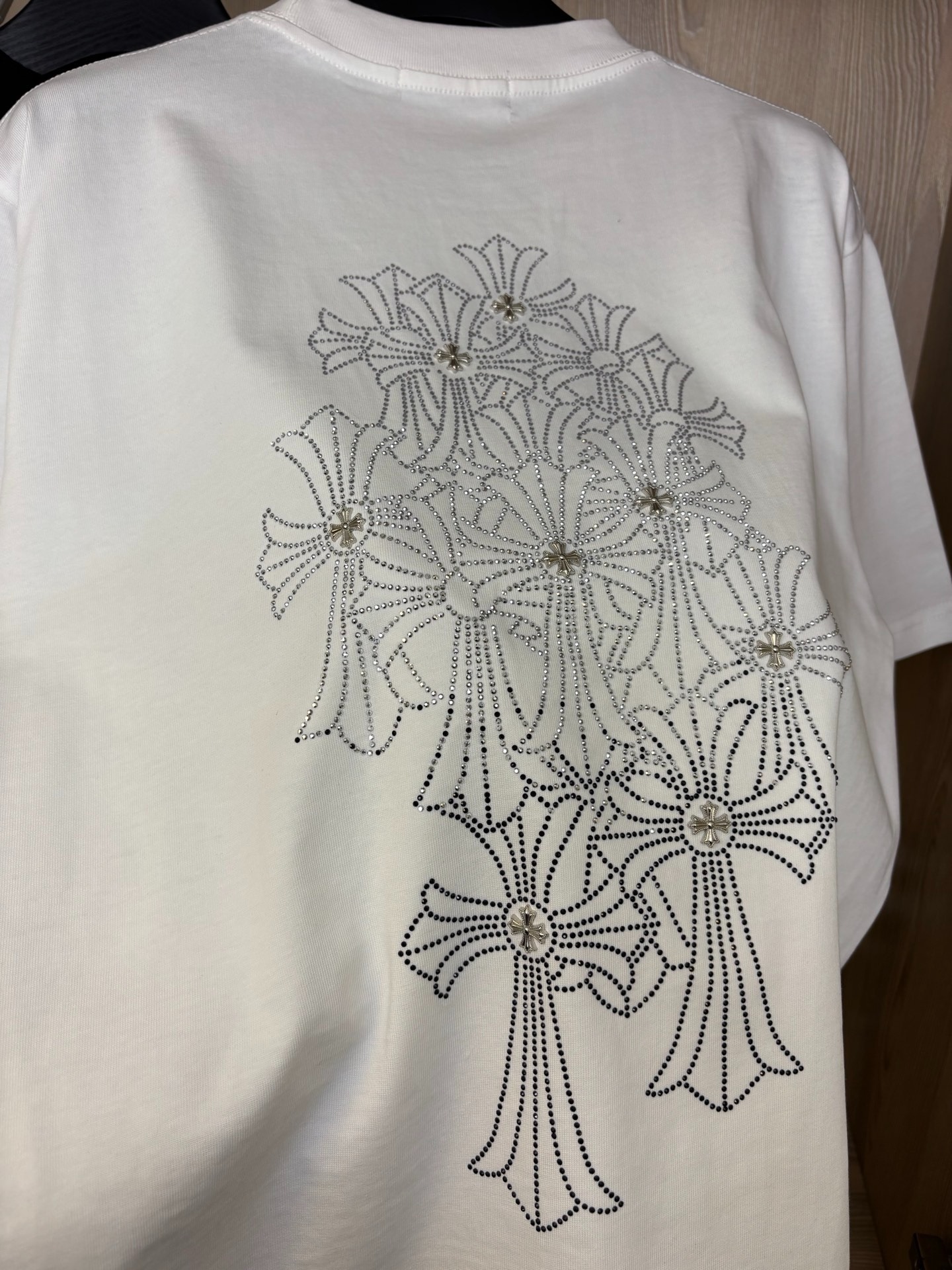 クロムハーツ「Chrome Hearts」クロスレザーパッチTシャツ