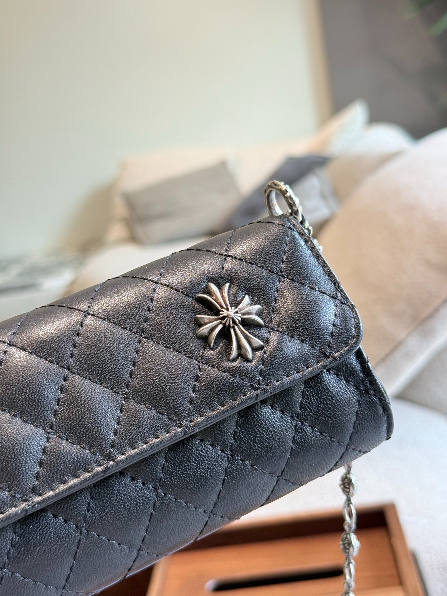 クロムハーツ「Chrome Hearts」ダイヤモンド キルティング チェーンショルダーバッグ