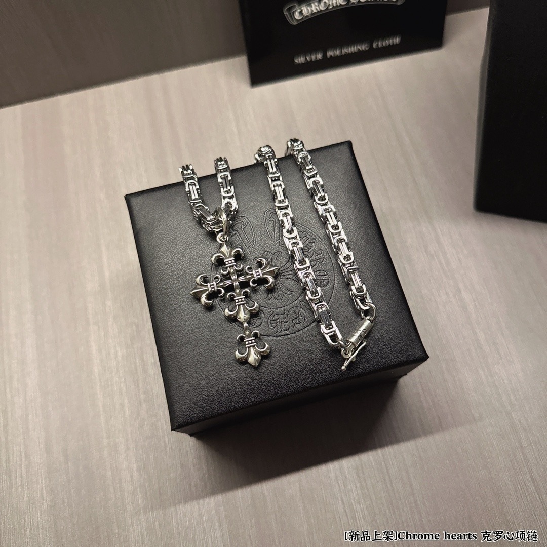 クロムハーツ「Chrome Hearts」ヴィンテージクロスフラワーネックレス