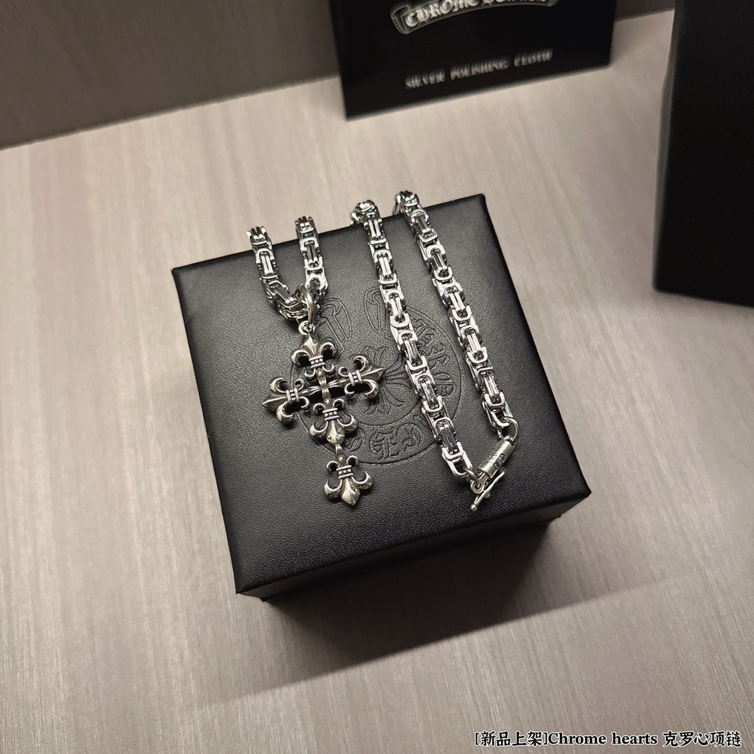 クロムハーツ「Chrome Hearts」ヴィンテージクロスフラワーネックレス