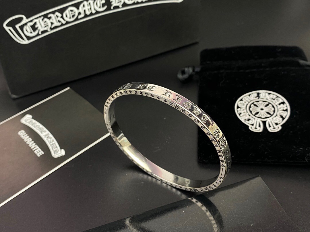 クロムハーツ「Chrome Hearts」Engraved Bangle (Size 19)