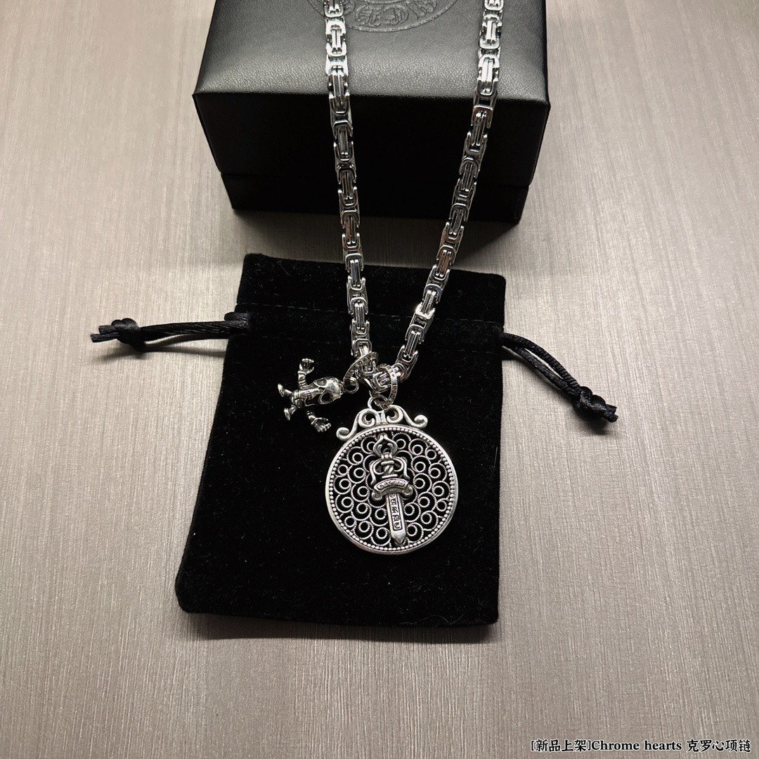 クロムハーツ「Chrome Hearts」 ミリタリークロスフラワーネックレス