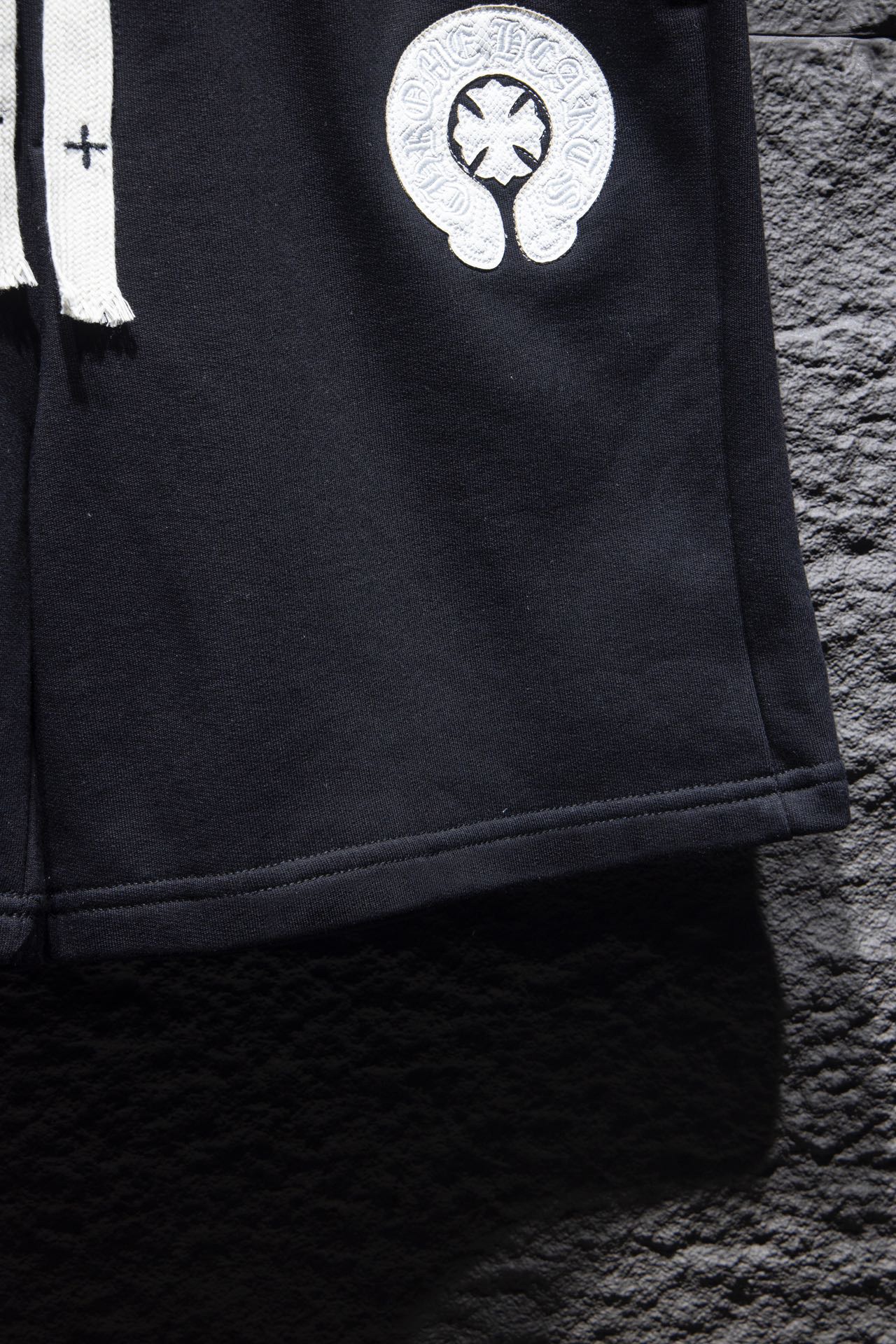 クロムハーツ「Chrome Hearts」ヴィンテージウォッシュ エンブロイダリー カーゴショーツ