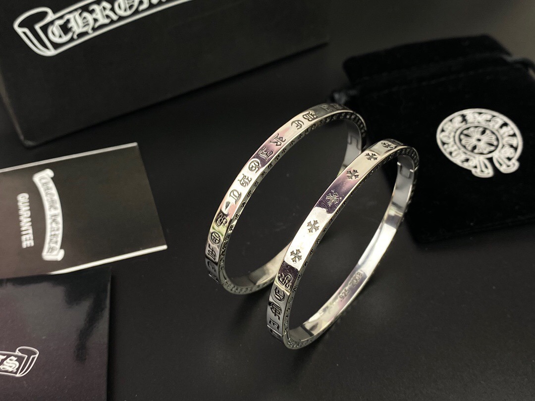 クロムハーツ「Chrome Hearts」Engraved Bangle (Size 19)
