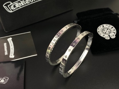 クロムハーツ「Chrome Hearts」Engraved Bangle (Size 19)