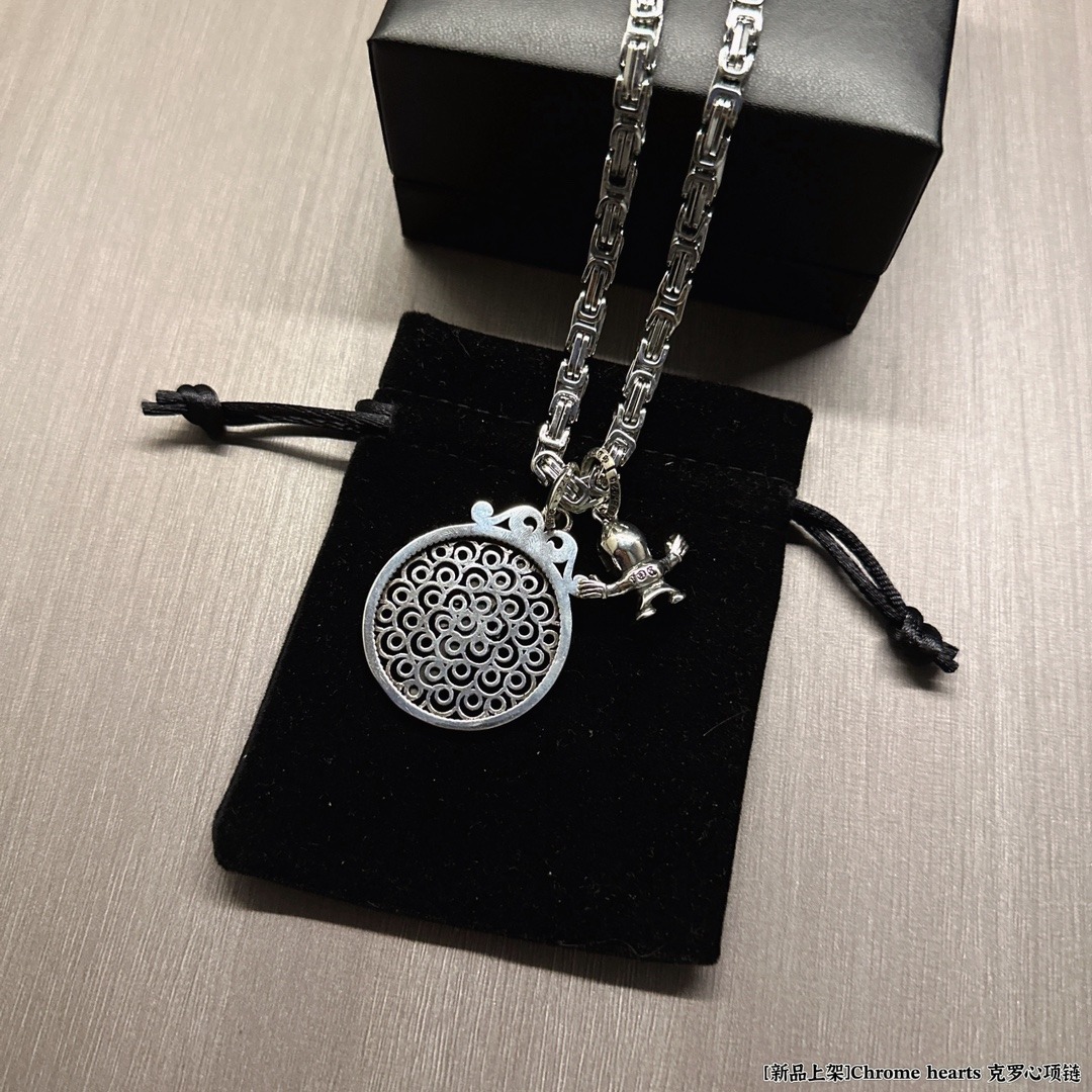 クロムハーツ「Chrome Hearts」 ミリタリークロスフラワーネックレス