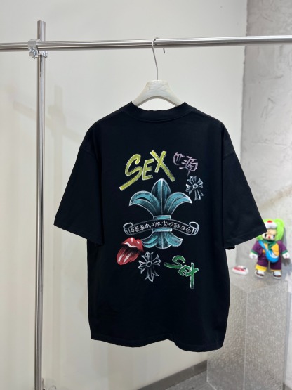 クロムハーツ「Chrome Hearts」グラフィックTシャツ-ISETAN PRESTIGE CURATED