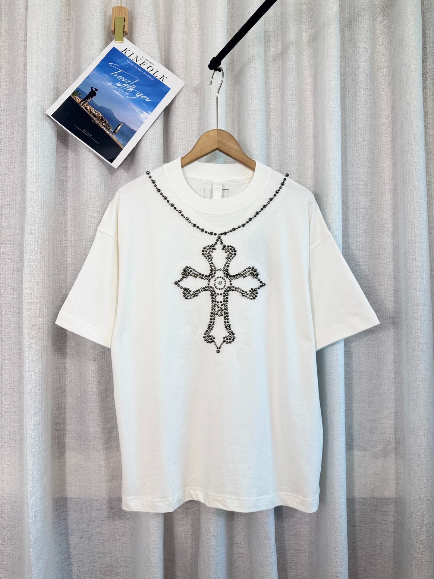 クロムハーツ「Chrome Hearts」ホースシュー＆クロス パールプリント Tシャツ