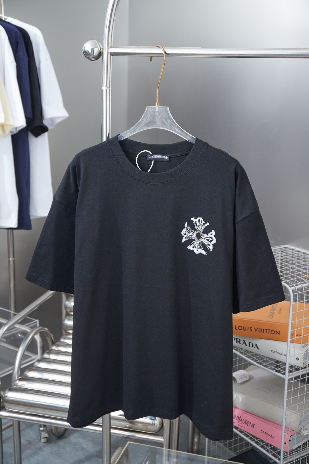 クロムハーツ「Chrome Hearts」プリント&ストーンTシャツ