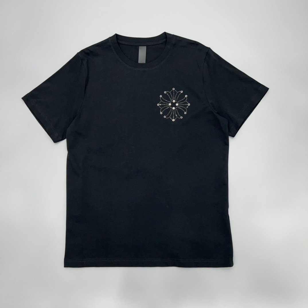 クロムハーツ「Chrome Hearts」スタッドサンスクリット スパンコールTシャツ