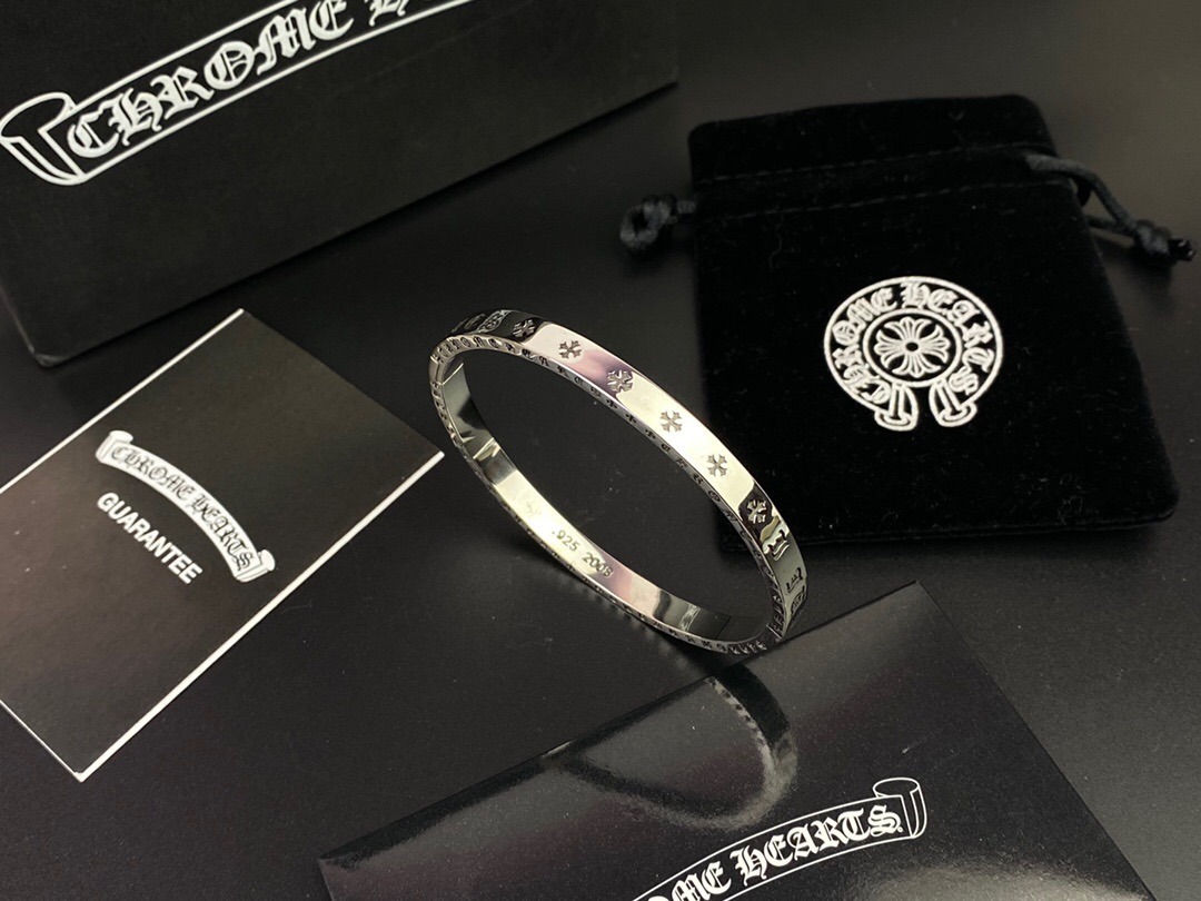クロムハーツ「Chrome Hearts」Engraved Bangle (Size 19)