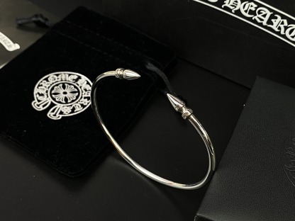 クロムハーツ「Chrome Hearts」Bullet Head Cuff Bracelet