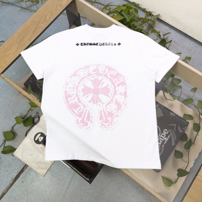 クロムハーツ「Chrome Hearts」クロス＆サンスクリット フォームプリントTシャツ