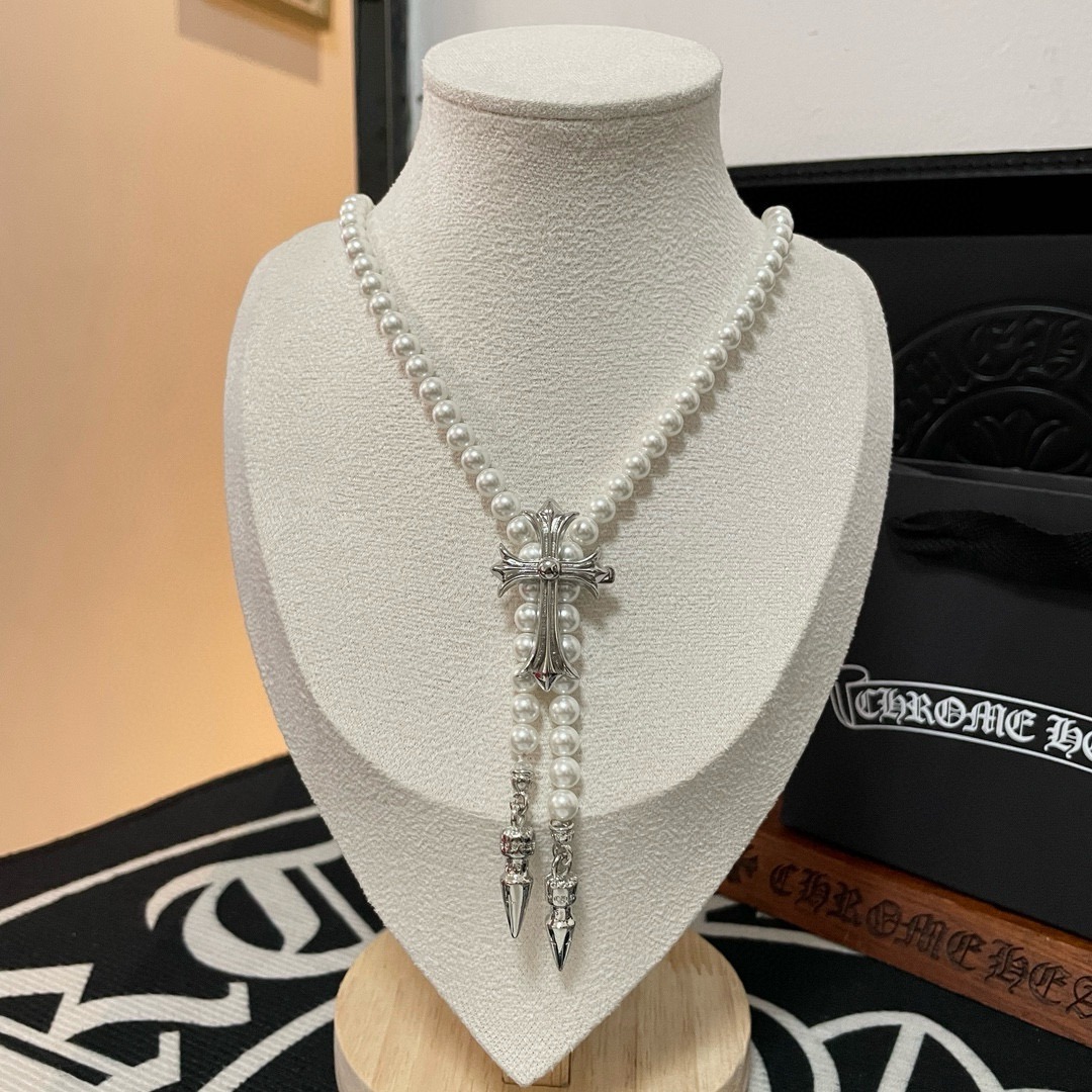 クロムハーツ「Chrome Hearts」ゴシッククロス＆パール ペンダントネックレス