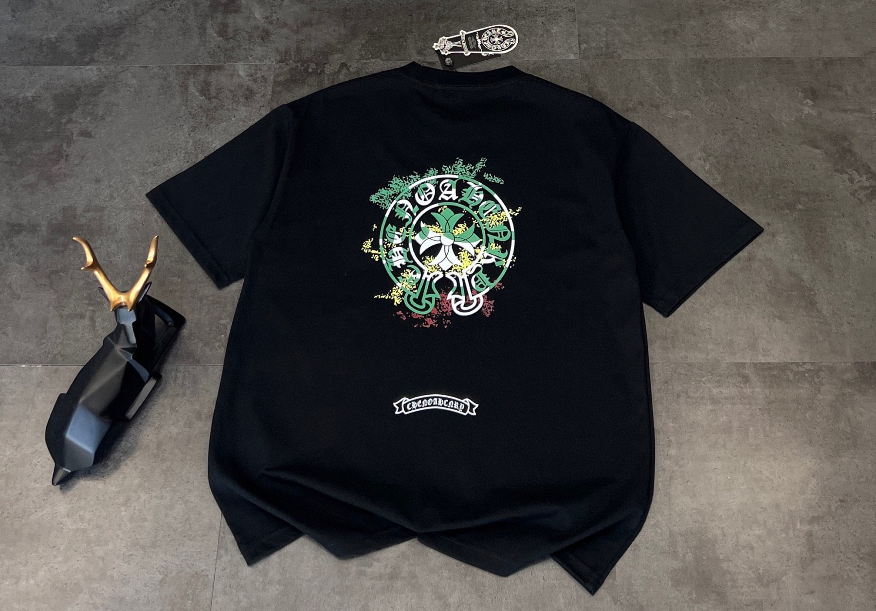 クロムハーツ「Chrome Hearts」シグネチャークロス プリントTシャツ