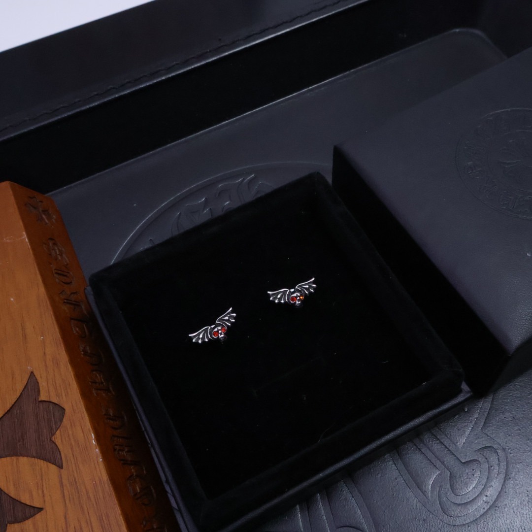 クロムハーツ「Chrome Hearts」ゴシッククロス イヤリング