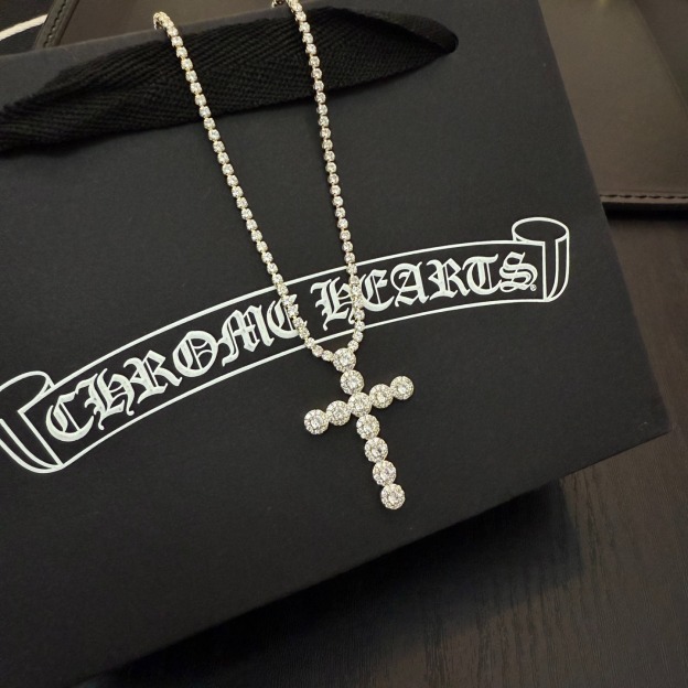クロムハーツ「Chrome Hearts」ダイヤモンドクロス ペンダントネックレス