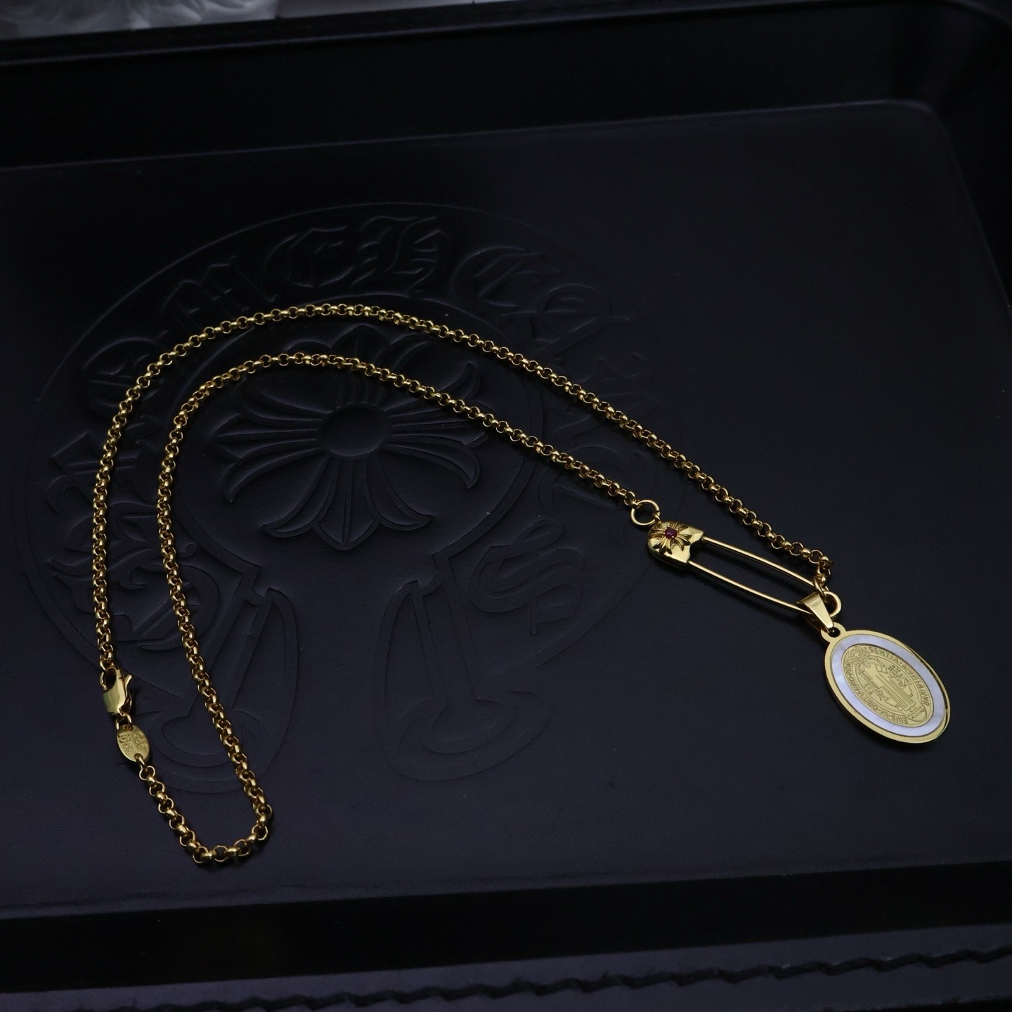 クロムハーツ「Chrome Hearts」エッジークロスフラワー デュアルウェアネックレス
