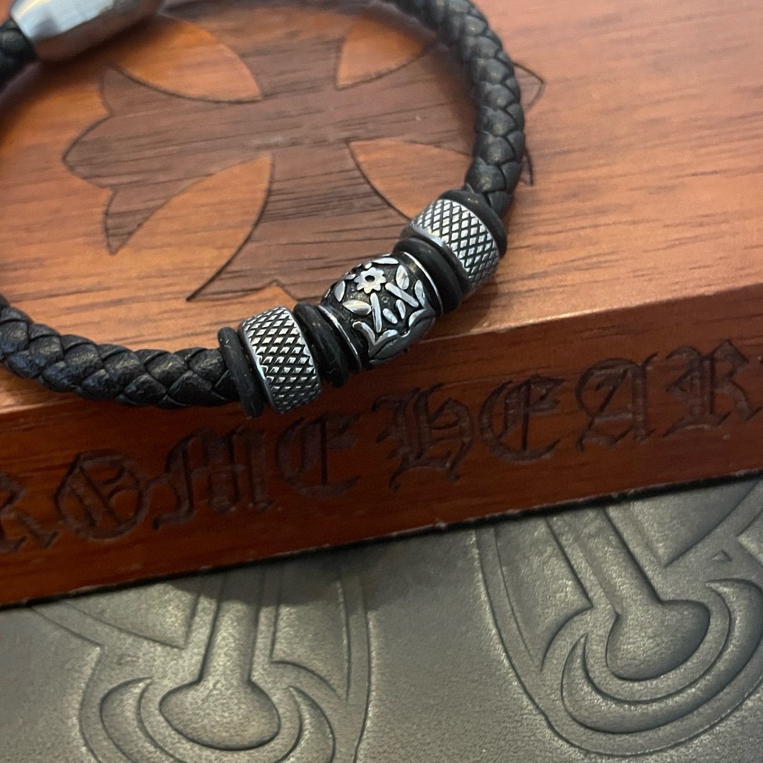 クロムハーツ「Chrome Hearts」Vintage Leather Wrap Bracelet