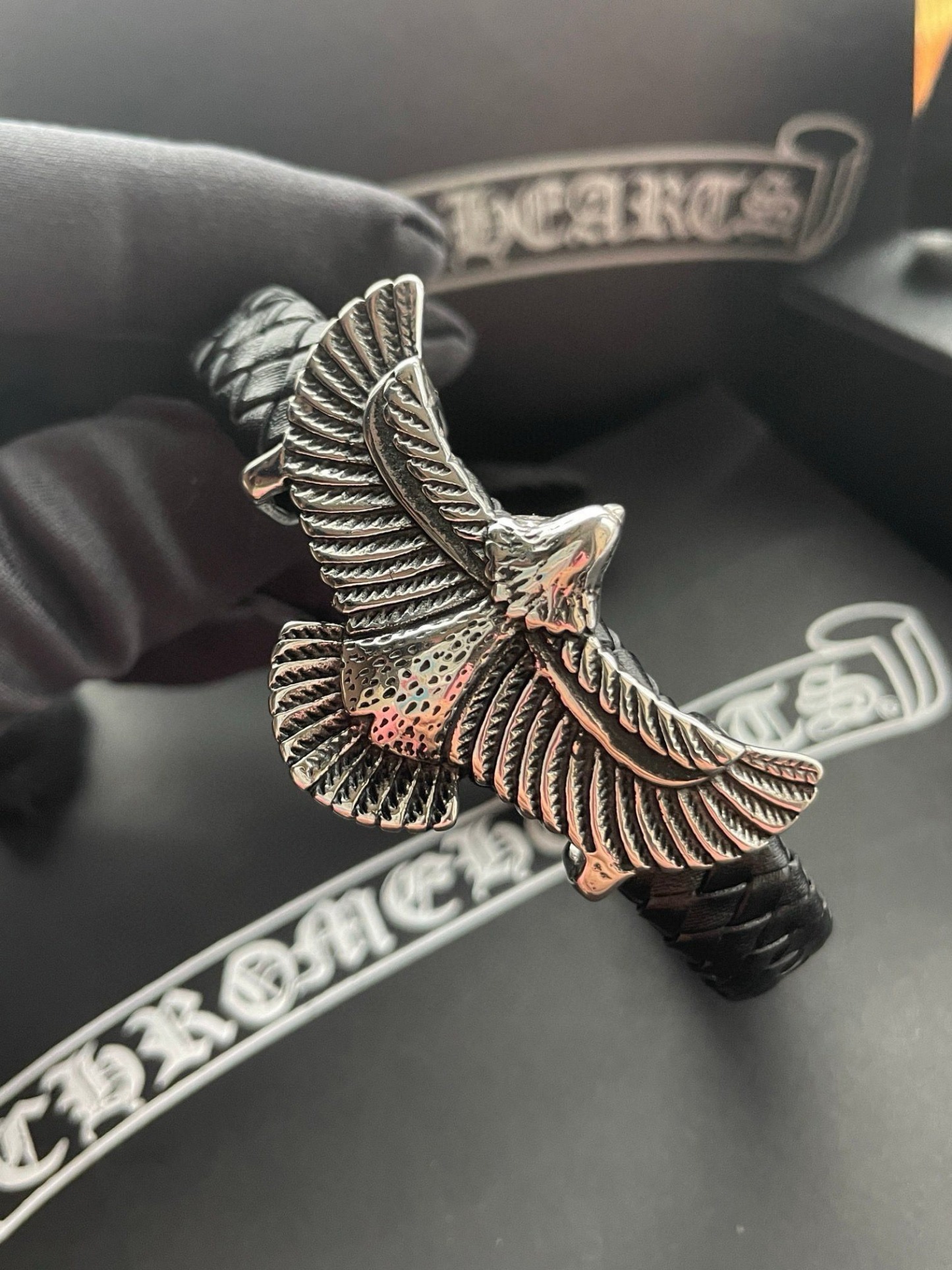 クロムハーツ「Chrome Hearts」Eagle Motif Leather Wrap Bracelet