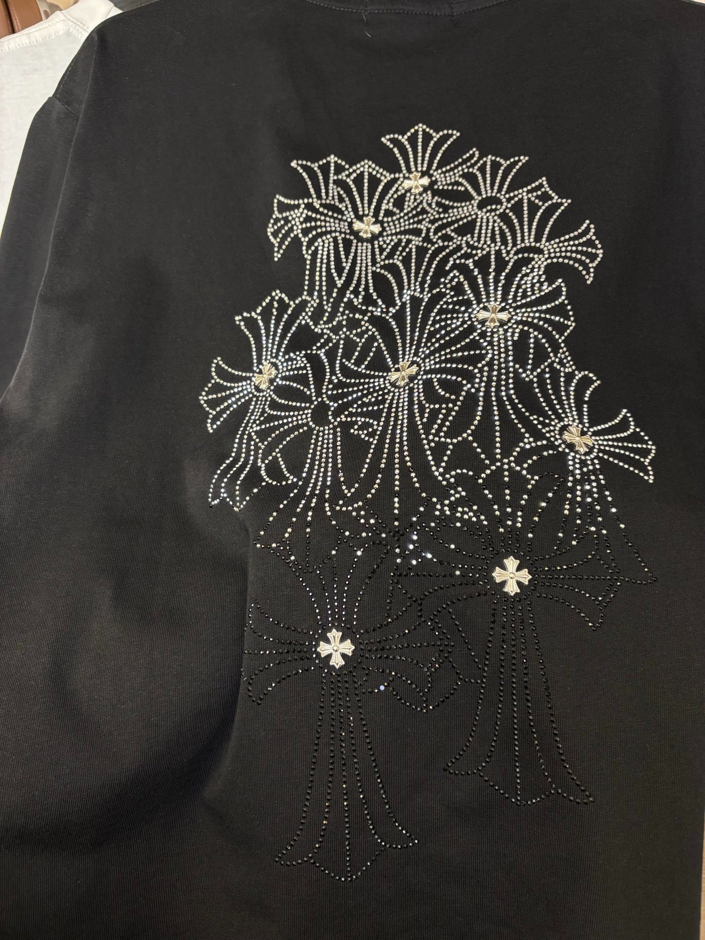 クロムハーツ「Chrome Hearts」クロスレザーパッチTシャツ