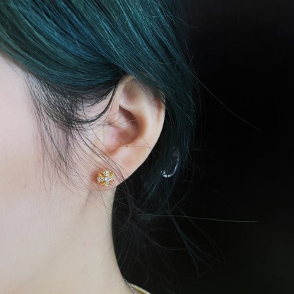 クロムハーツ「Chrome Hearts」クロムハーツ ゴールドプレートフルダイヤクロスピアス S925 ピアス