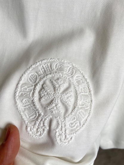 クロムハーツ「Chrome Hearts」エンブロイダリーTシャツ