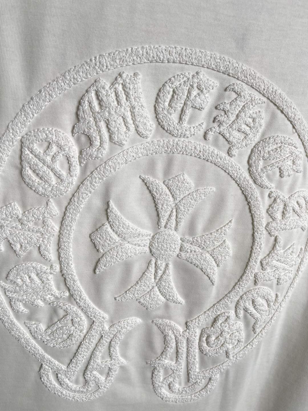 クロムハーツ「Chrome Hearts」エンブロイダリーTシャツ