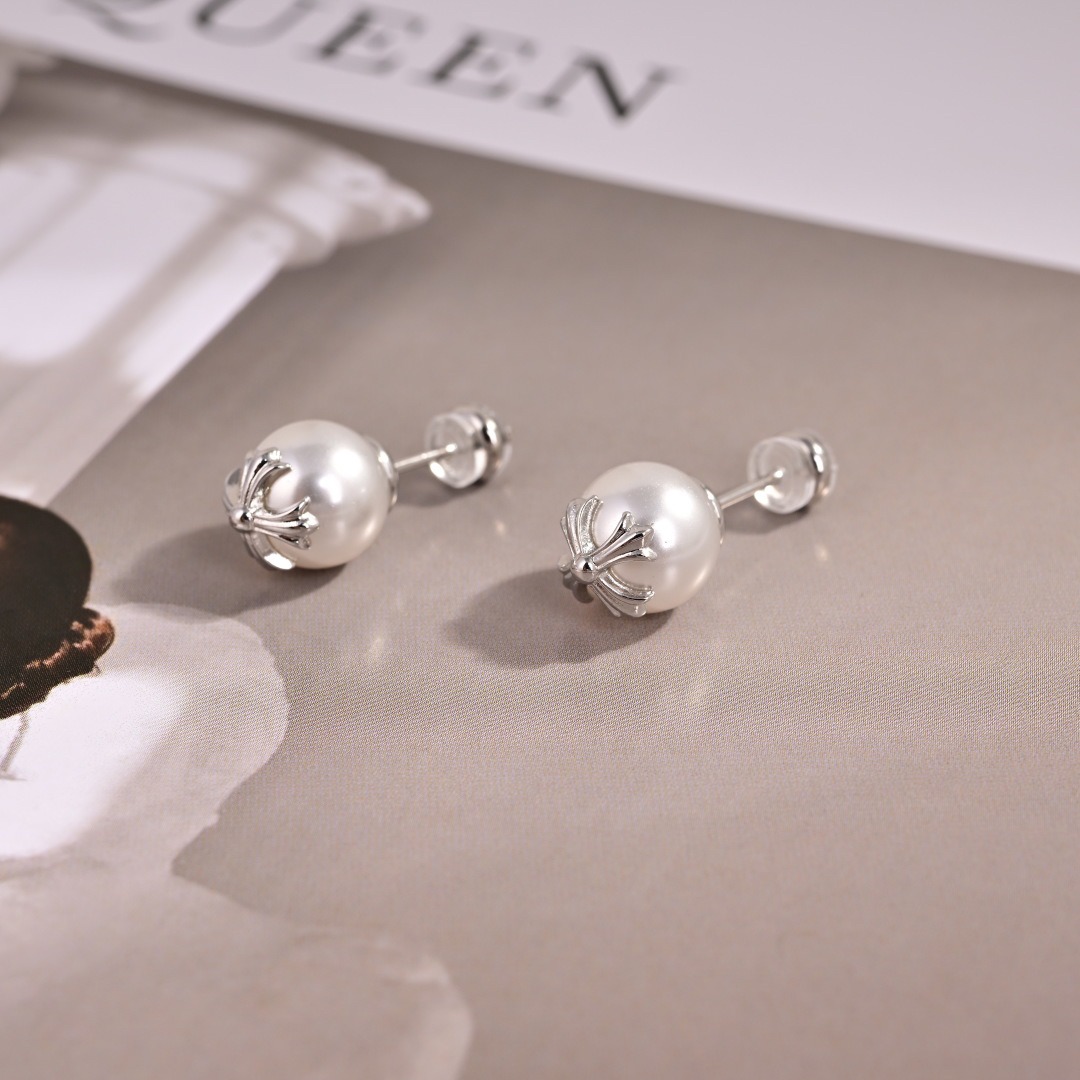 クロムハーツ「Chrome Hearts」クロムハーツ フルダイヤモンドクロスピアス 18K WG ピアス