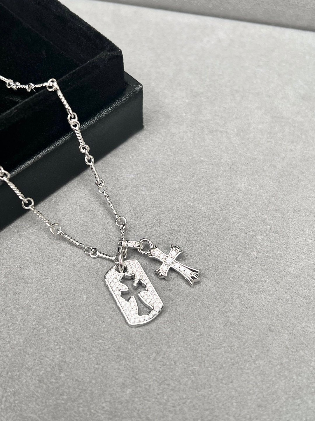 クロムハーツ「Chrome Hearts」スクエアクロスペンダント ネックレス