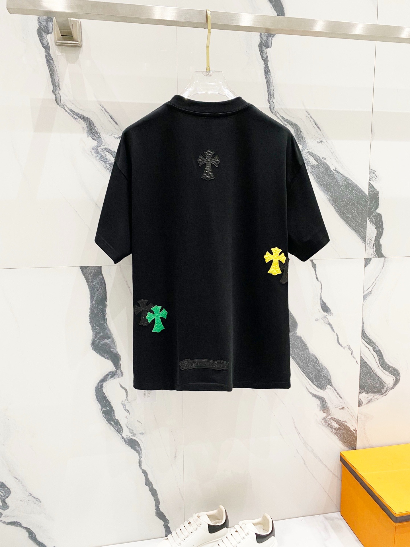 クロムハーツ「Chrome Hearts」レザー&サンスクリットTシャツ