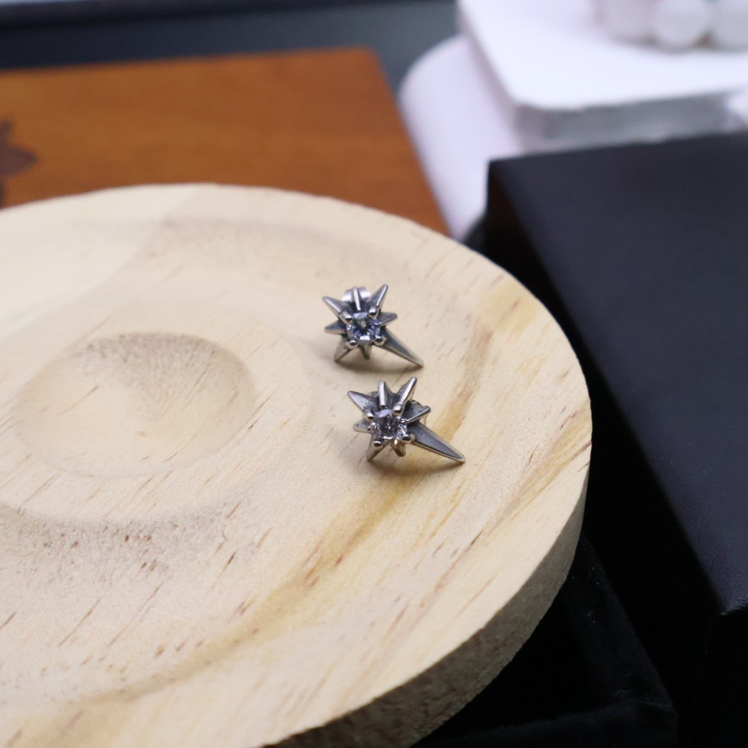 クロムハーツ「Chrome Hearts」クロムハーツ ヴィンテージクロスピアス S925 ユニセックス ピアス