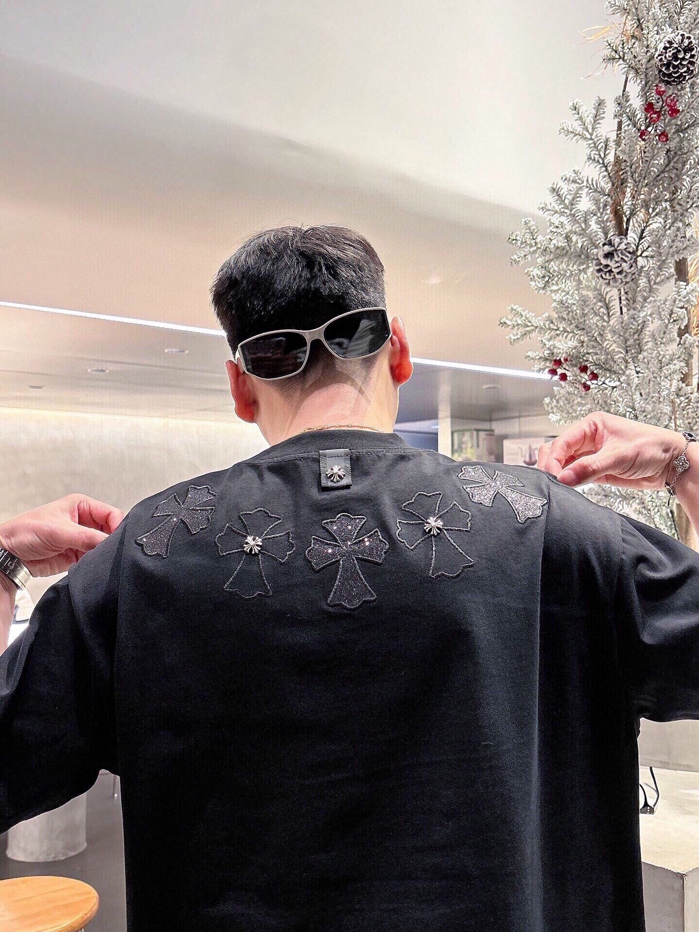 クロムハーツ「Chrome Hearts」エンブロイダリーロゴTシャツ