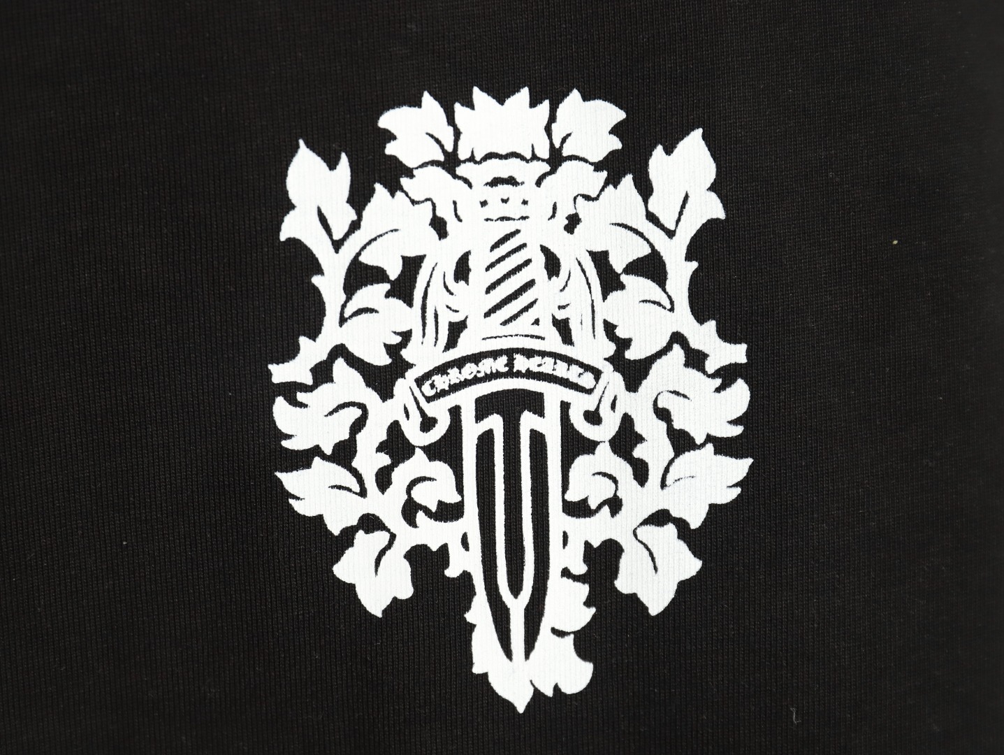 クロムハーツ「Chrome Hearts」ソードプリント オーバーサイズTシャツ