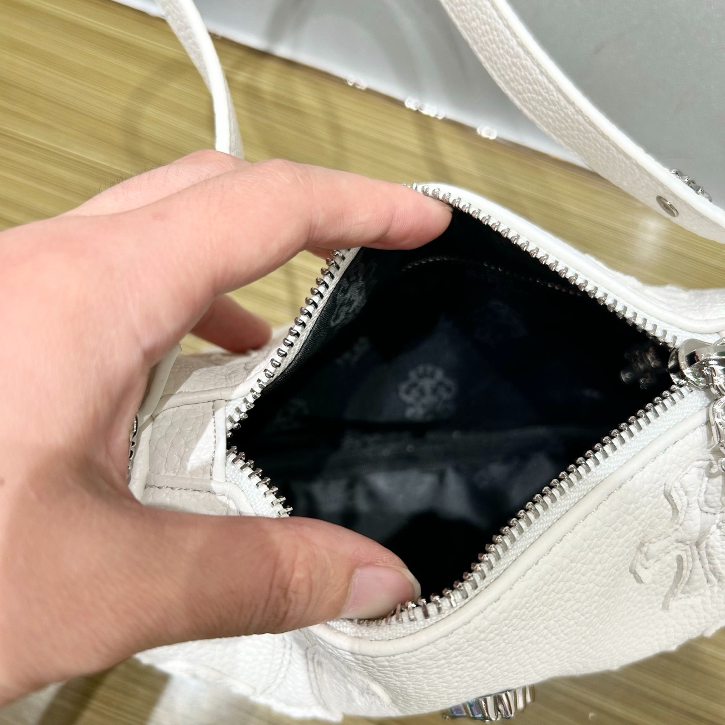 クロムハーツ「Chrome Hearts」クロスロゴ アンダーアームバッグ