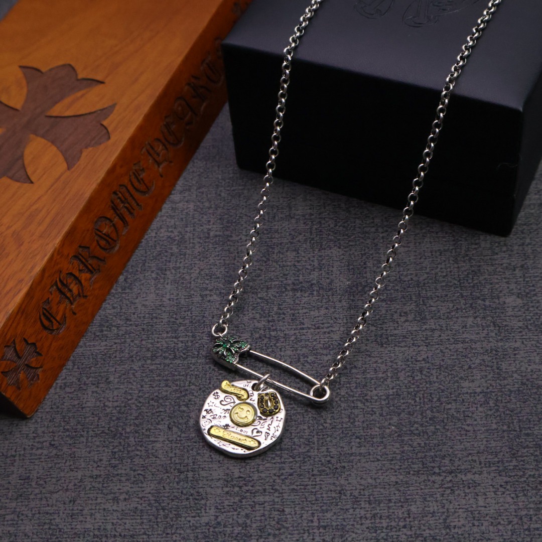 クロムハーツ「Chrome Hearts」ニューコレクションクロスピアス S925 ピアス