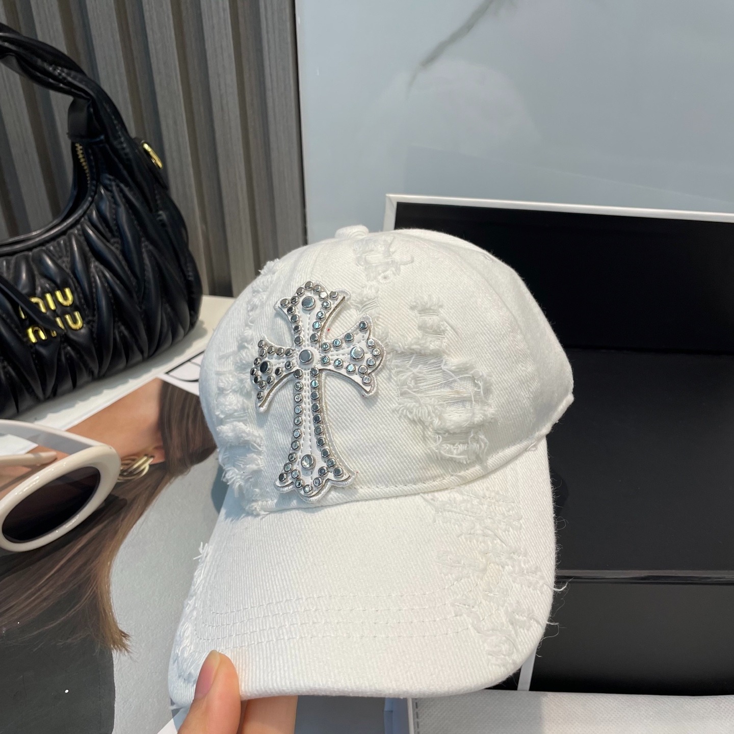 クロムハーツ「Chrome Hearts」ハーツ クロスロゴ ベースボールキャップ