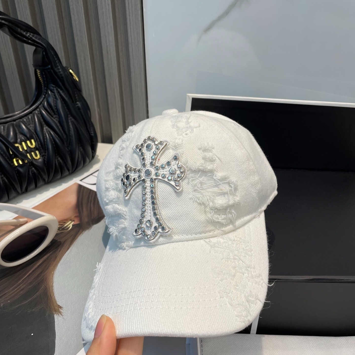 クロムハーツ「Chrome Hearts」ハーツ クロスロゴ ベースボールキャップ