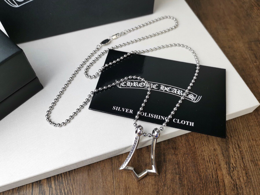 クロムハーツ「Chrome Hearts」トライデントペンダントネックレス