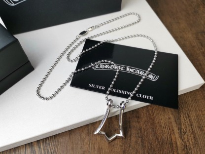 クロムハーツ「Chrome Hearts」トライデントペンダントネックレス