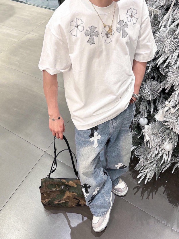 クロムハーツ「Chrome Hearts」エンブロイダリーロゴTシャツ